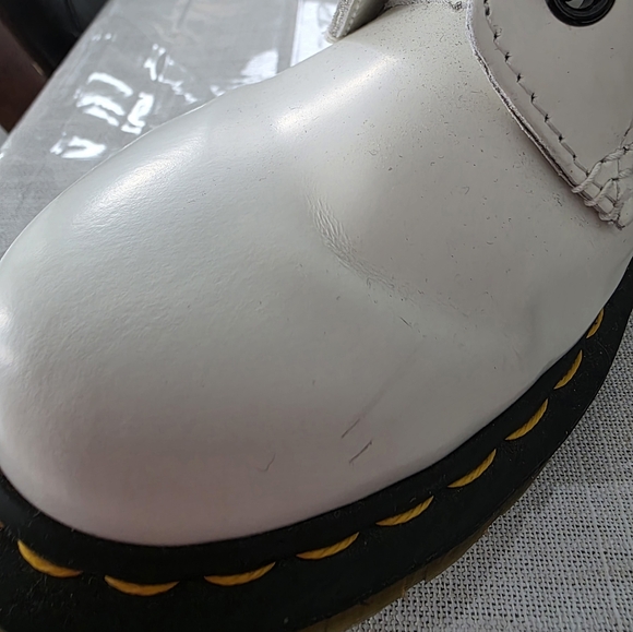 White Lace-Up Boots Dr. Martens Air Wair AW004 Size 7 - Picture 5 of 11